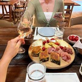 Atenas: tour de vinhos em Atenas com degustação numa adega local