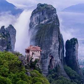 Atenas: Excursión de un día a los Monasterios y Cuevas de Meteora y opción de almuerzo