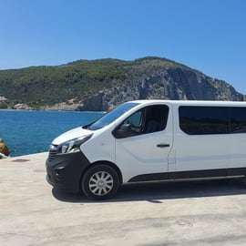 Traslado econômico: Porto de Cruzeiros do Pireu para os hotéis de Atenas