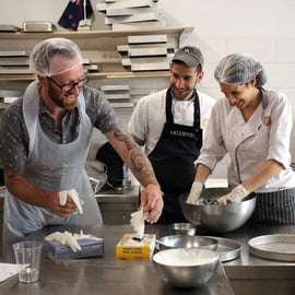 Atenas: Aula de cozinha grega e jantar num telhado