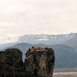 De Atenas: Excursão de 2 dias a Delfos e Meteora com hotel