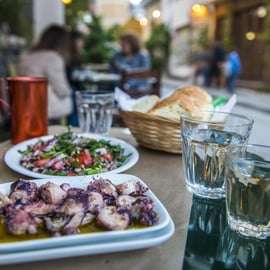 Atenas: Excursão a pé para grupos pequenos à descoberta da gastronomia grega