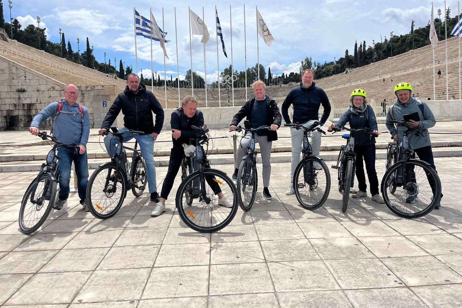 Atenas: Passeio Guiado de Bicicleta Elétrica com Destaques e Segredos