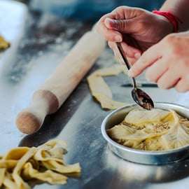 Atenas: Aula de cozinha grega e jantar num telhado