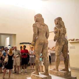 Atenas: Excursión de un día a Delfos y Arachova con guía y ticket de entrada