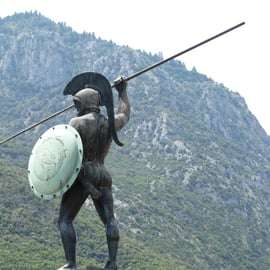 Atenas: Excursión de un día a Delfos, la Cueva de Corio y el Campo de Batalla de los 300