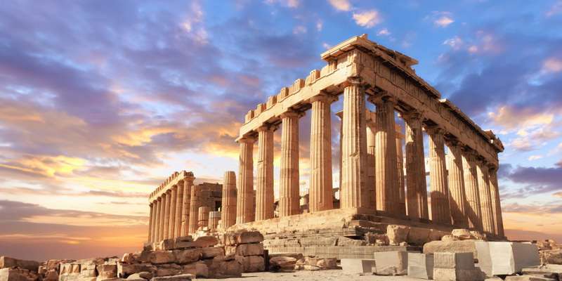 Pratos gregos essenciais para experimentar em Atenas