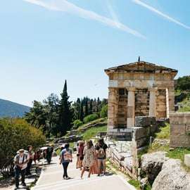Atenas: Visita guiada de un día a la Mitología de Delfos y al Museo