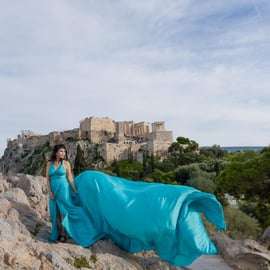 Atenas: Sessão de Fotos com Vestido Esvoaçante