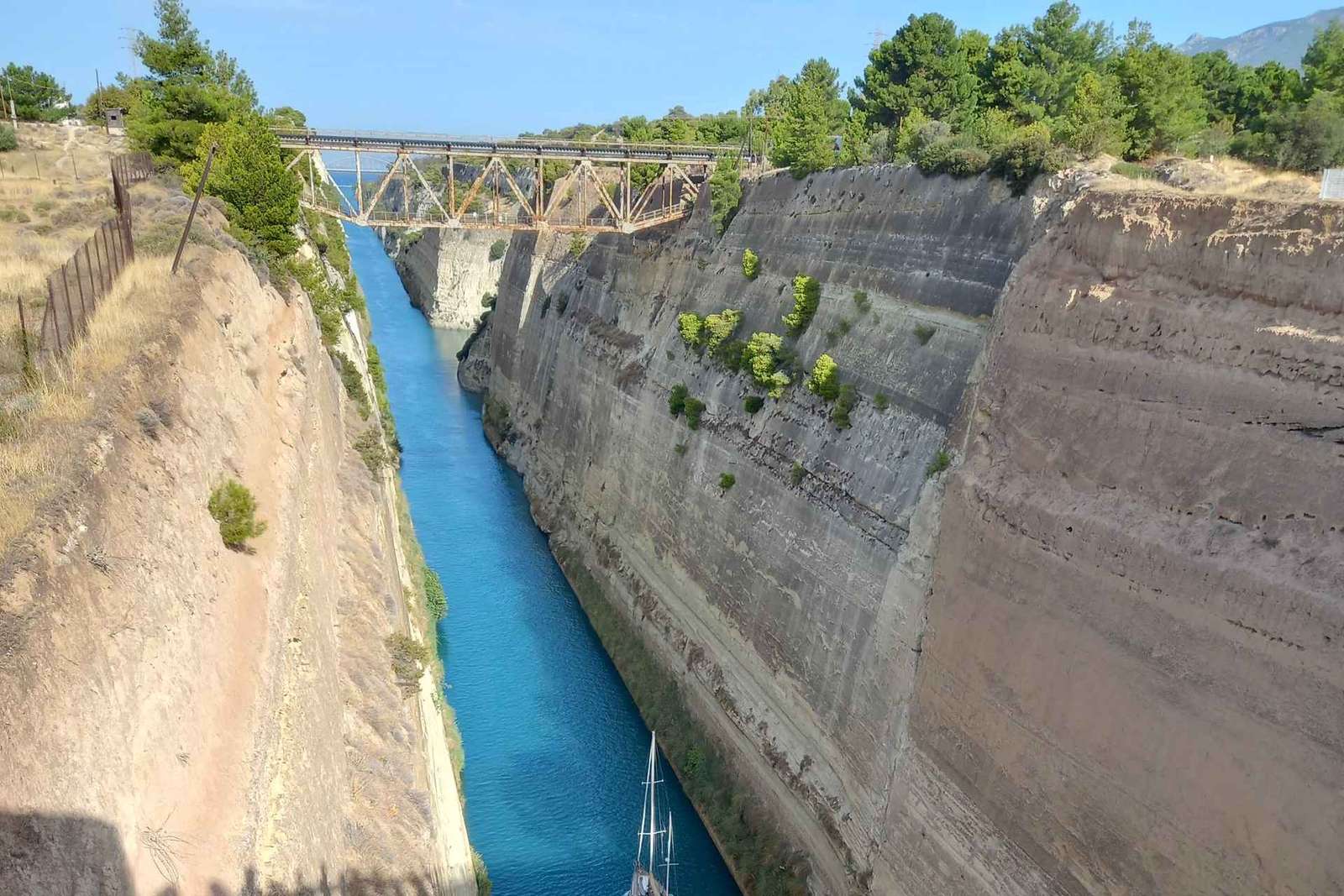 Paseo por el canal de Corinto, la antigua Corinto y Acrocorinto