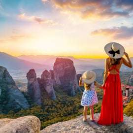 Atenas: Visita aos Mosteiros de Meteora e Opção de Almoço Grego