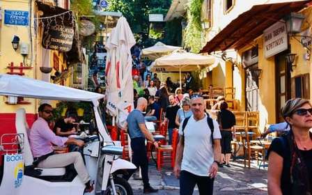 Atenas: Passeio turístico noturno em Tuk-Tuk elétrico