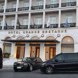 Traslado econômico: Porto de Cruzeiros do Pireu para os hotéis de Atenas