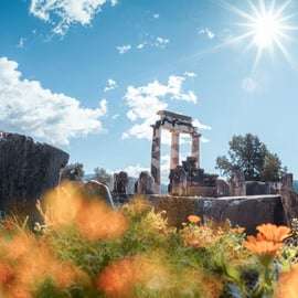 Atenas: Excursión de un día a Delfos, la Cueva de Corio y el Campo de Batalla de los 300