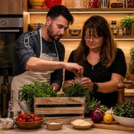 Cozinha como um grego numa aula de culinária no coração de Atenas
