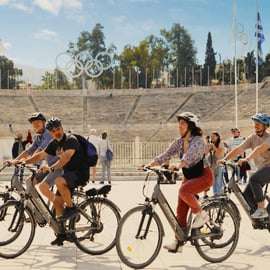 Atenas: Visita guiada de E-Bike ao centro histórico