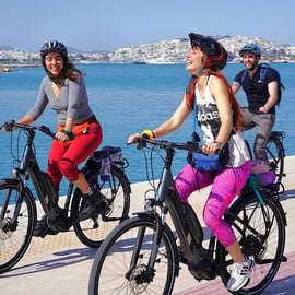 Atenas: City & Sea Bike Tour