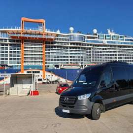 Traslado econômico: Porto de Cruzeiros do Pireu para os hotéis de Atenas