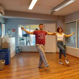 Atenas: aprende las danzas griegas con un dulce capricho