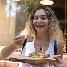 Atenas: Tour gastronómico nocturno a pie