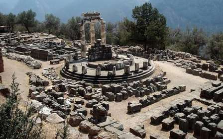 De Atenas: Excursão de um dia a Delfos-Arachova em pequeno grupo com ingressos