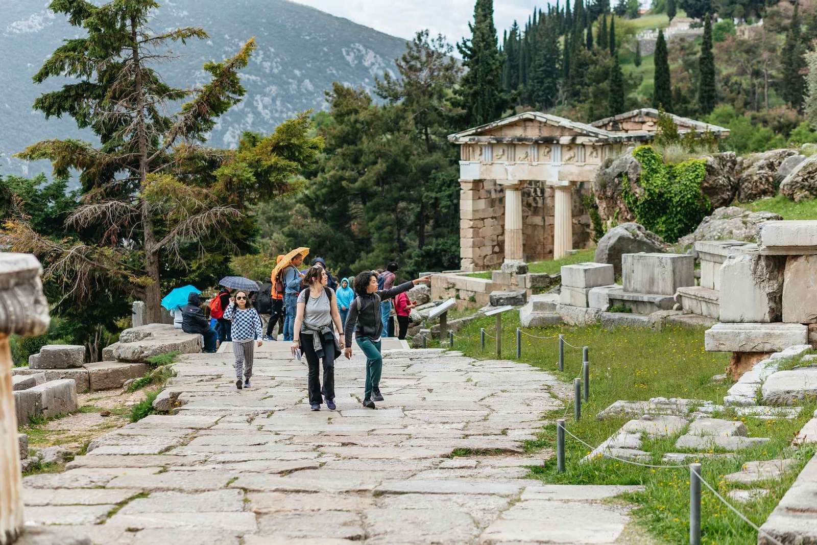 De Atenas: Viagem de 1 dia a Delfos e Arachova com guia de áudio