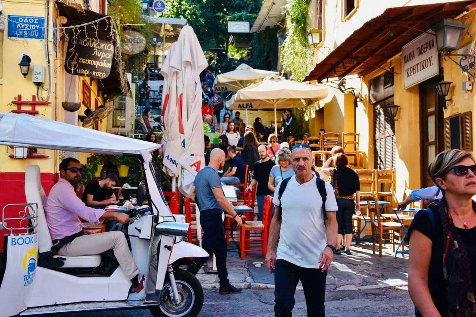 Atenas: Tour turístico nocturno privado en Tuk-Tuk eléctrico