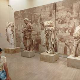 Atenas: Excursión de un día a Delfos y Arachova con guía y ticket de entrada