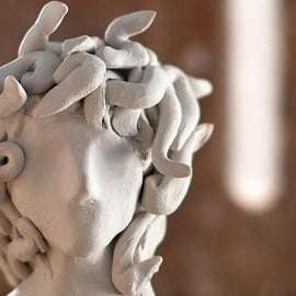 Atenas: Esculpa uma criatura mítica da mitologia grega