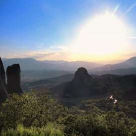 De Atenas: Excursão de 2 dias a Delfos e Meteora com hotel
