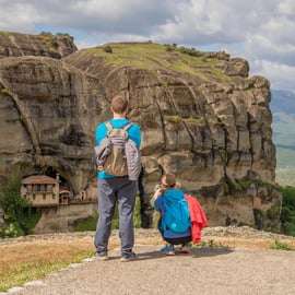 Atenas: Excursión de 2 días a Meteora con hotel, puesta de sol y excursión matinal