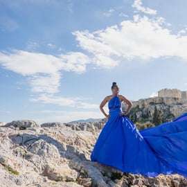 Atenas: Sessão de Fotos com Vestido Esvoaçante