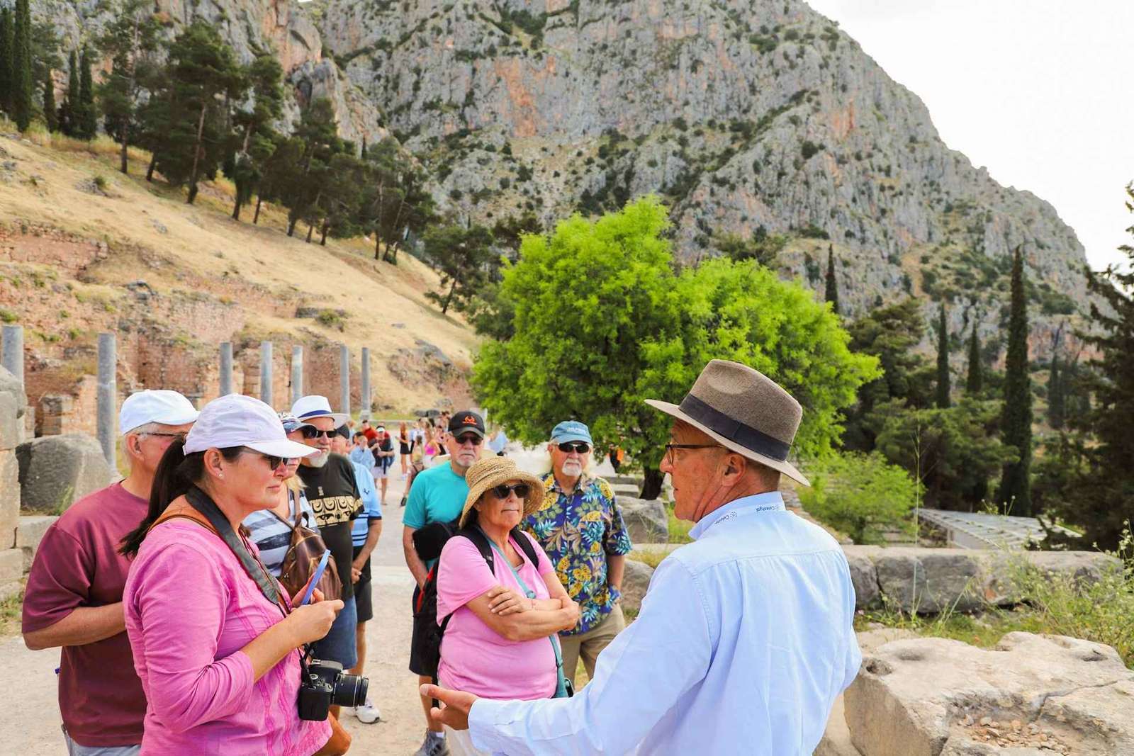 Atenas: Excursión de un día a Delfos y Arachova con guía y ticket de entrada