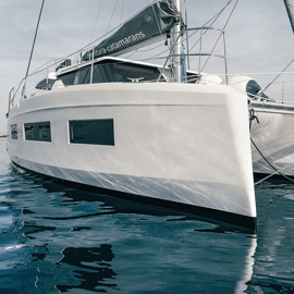 Atenas: Cruzeiro de catamarã com churrasco e bebidas