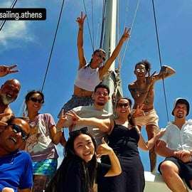 Atenas: Excursión en Catamarán por la Riviera con Comida y Bebidas