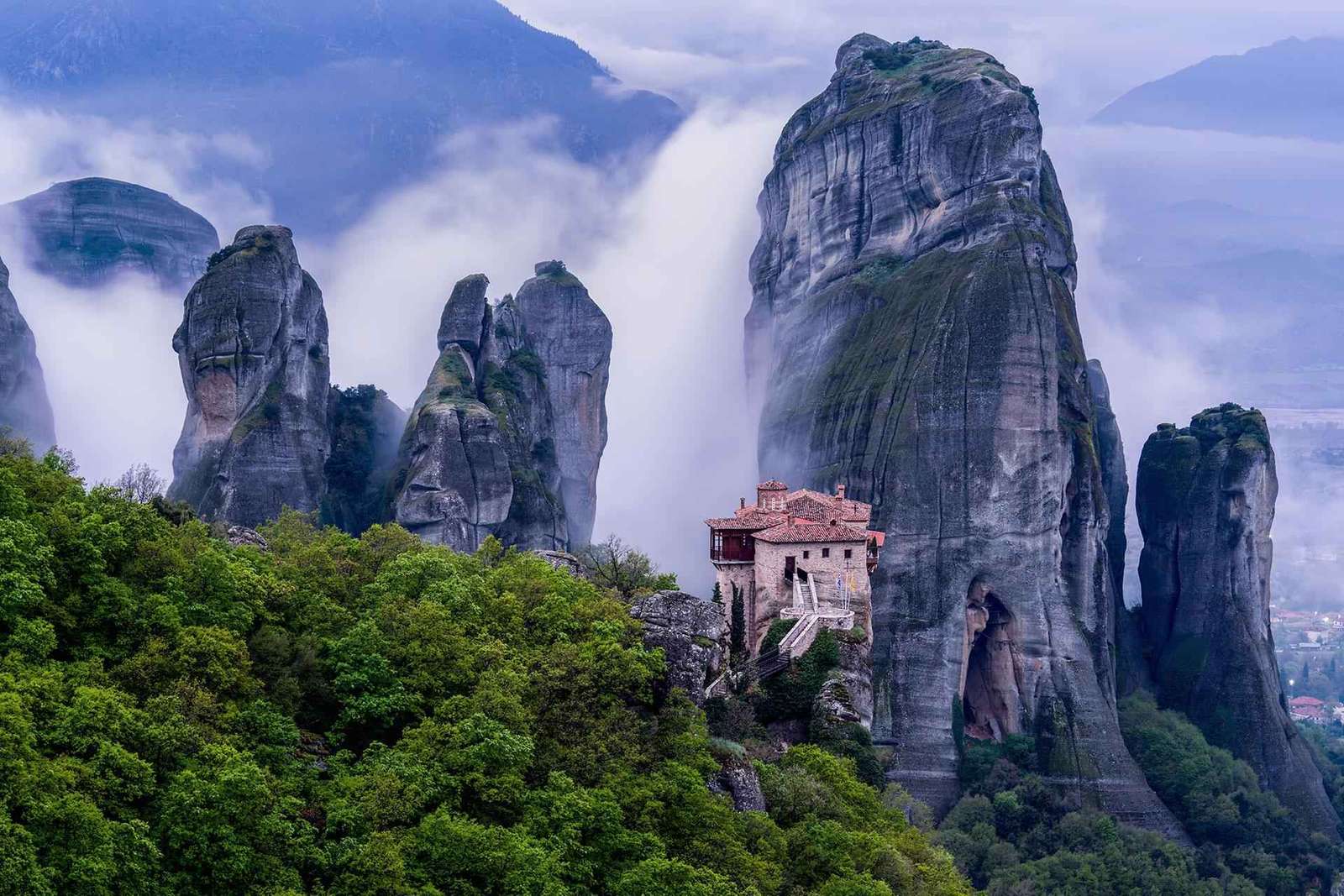 Atenas: Excursión de un día a los Monasterios y Cuevas de Meteora y opción de almuerzo