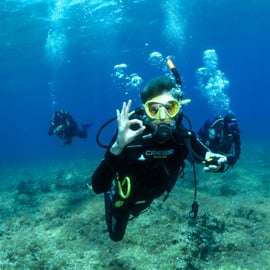 Atenas: Descubre la Experiencia de Buceo para Principiantes