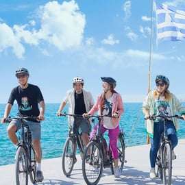 Atenas: City & Sea Bike Tour