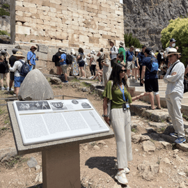 Atenas: Delfos, Museu de Delfos e Arachova - viagem de 1 dia com guia